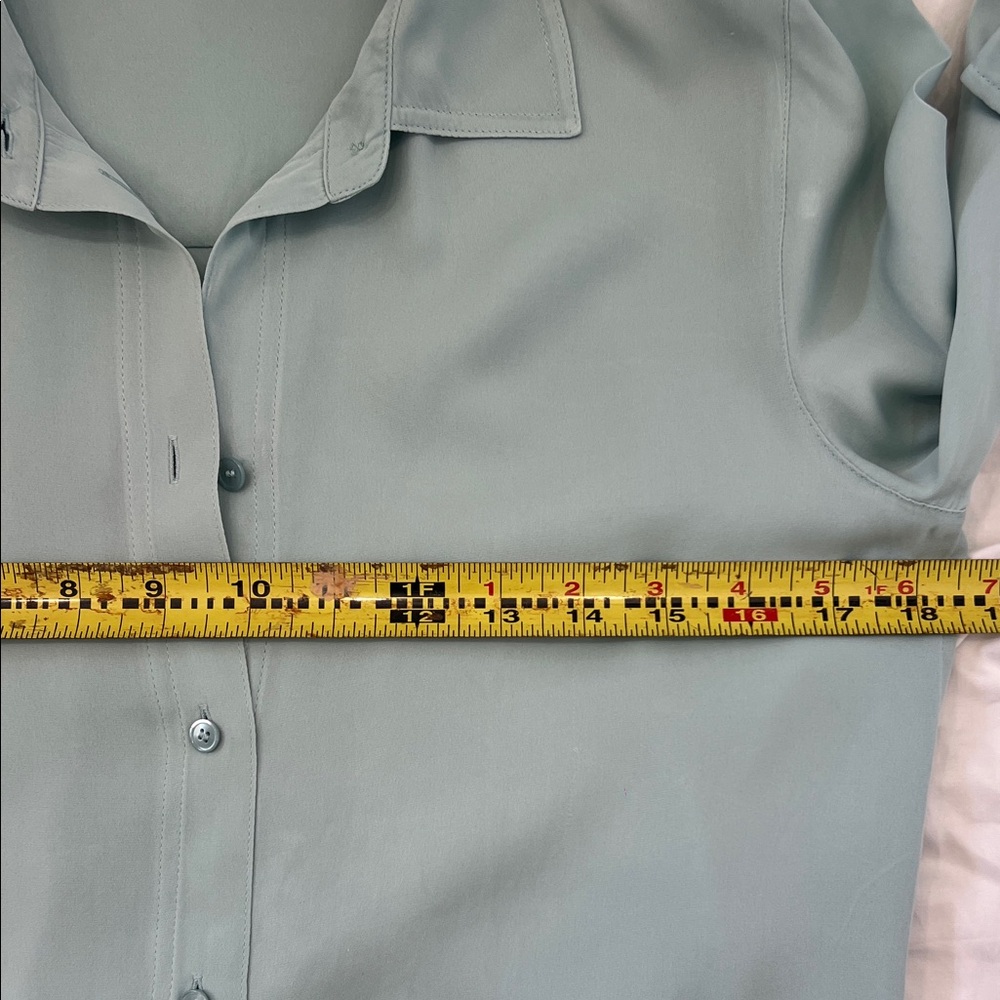 Vince Silk and Spandex Light Green Button-Up Blouse XS/TP - Picture 6 of 7